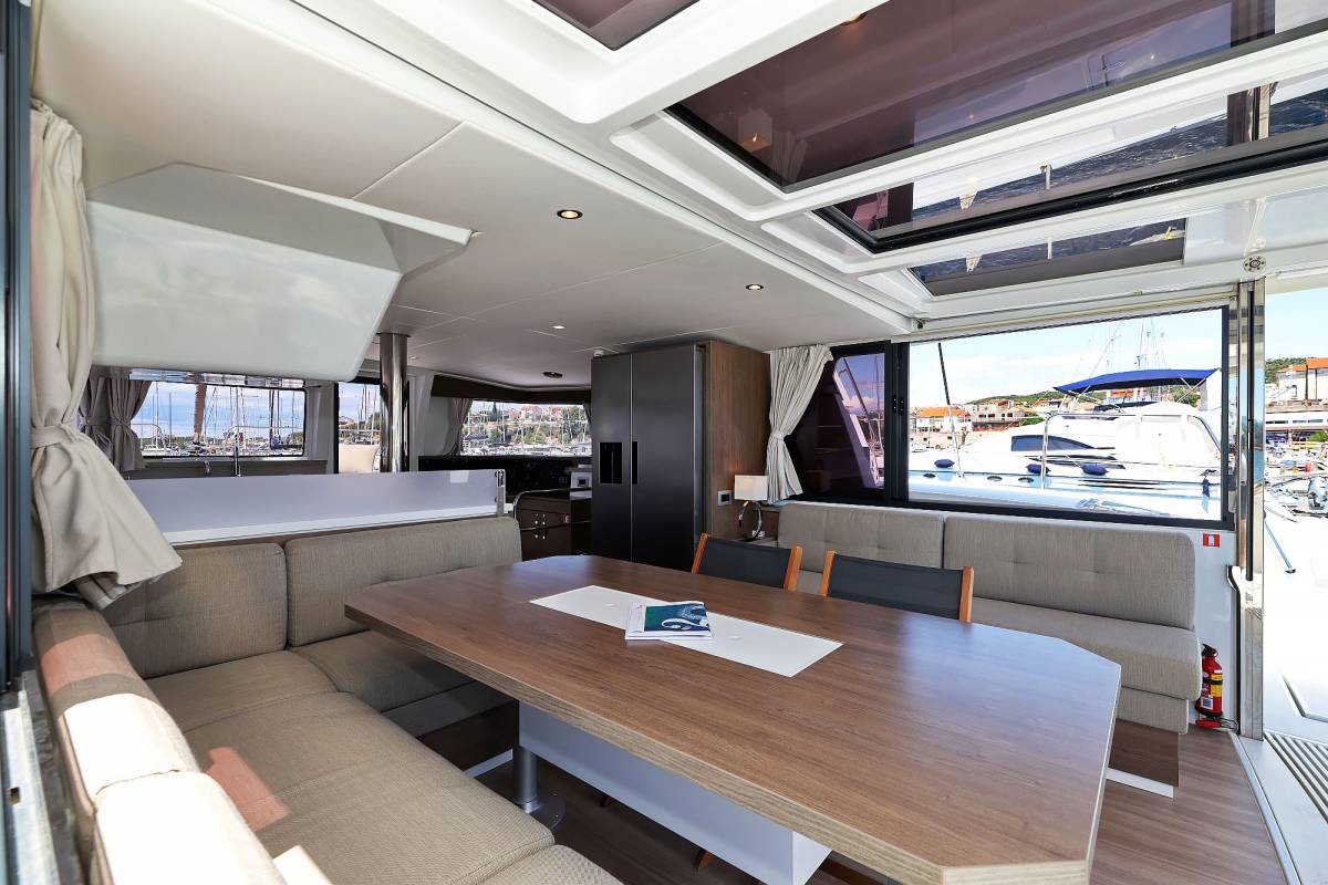 Bali 4.4, Algol | Yacht Charter Croatia