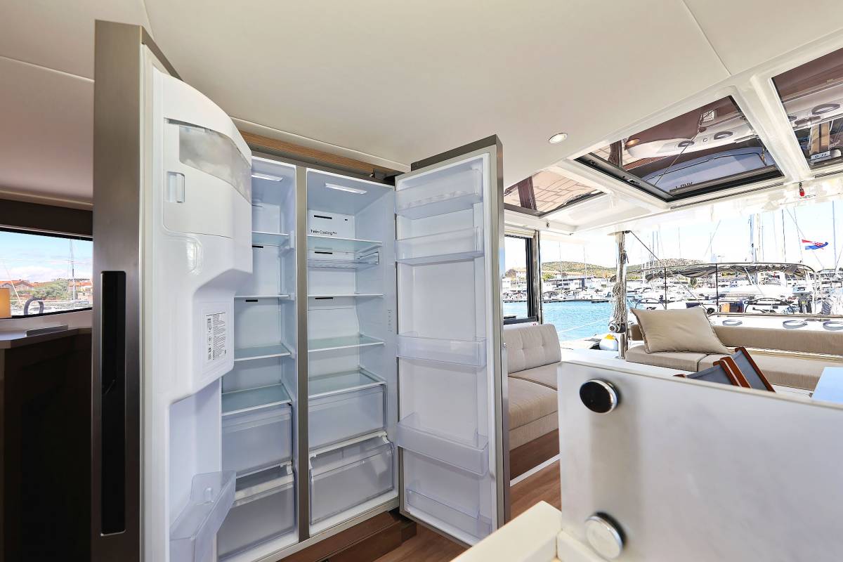 Bali 4.4, Algol | Yacht Charter Croatia