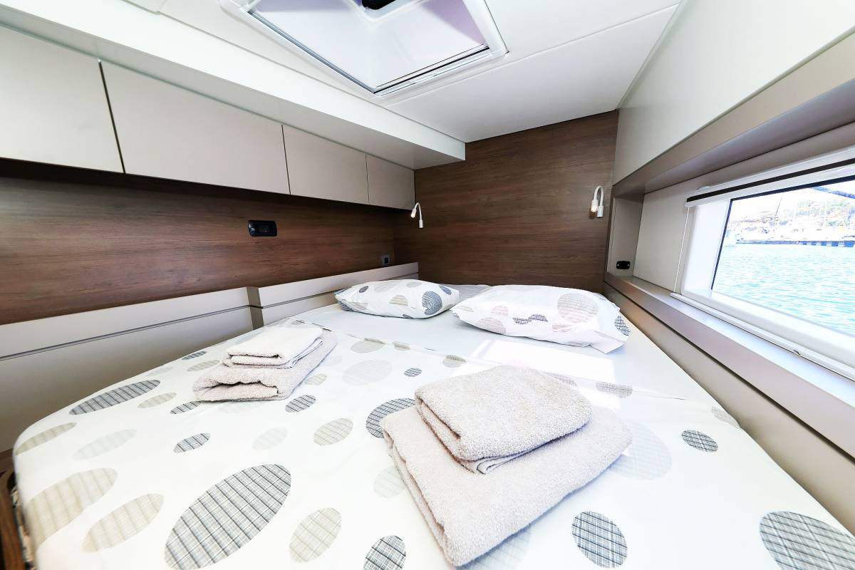 Bali 4.4, Algol | Yacht Charter Croatia