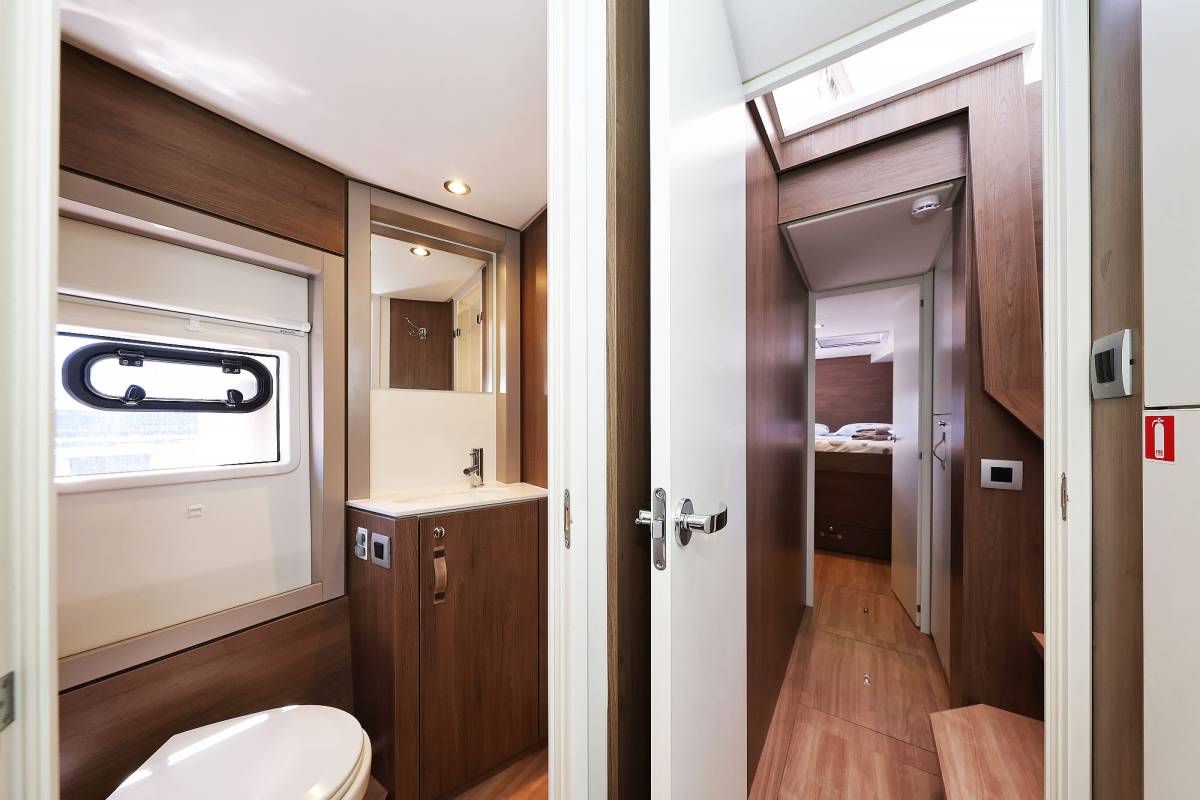 Bali 4.4, Algol | Yacht Charter Croatia