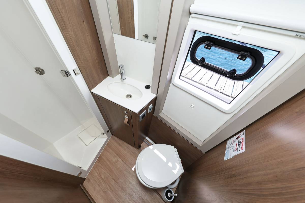 Bali 4.4, Algol | Yacht Charter Croatia