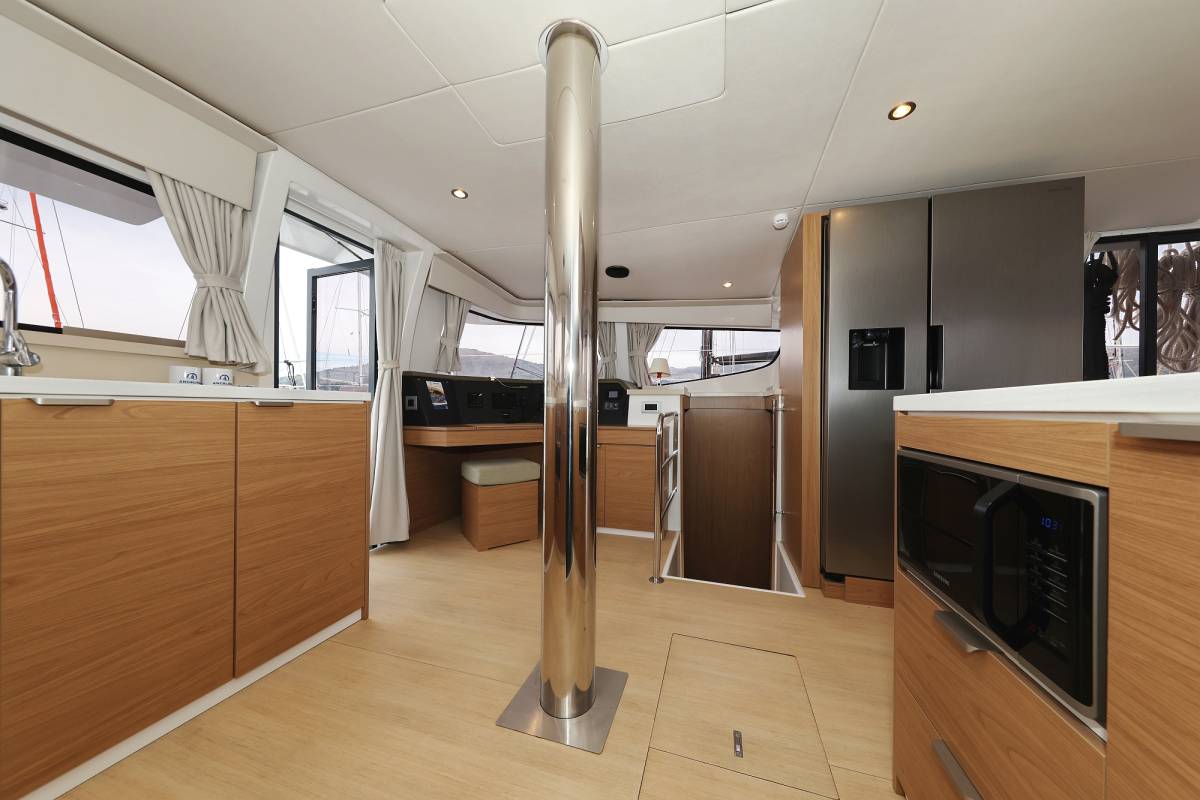 Bali 4.4, Imagination | Yacht Charter Croatia