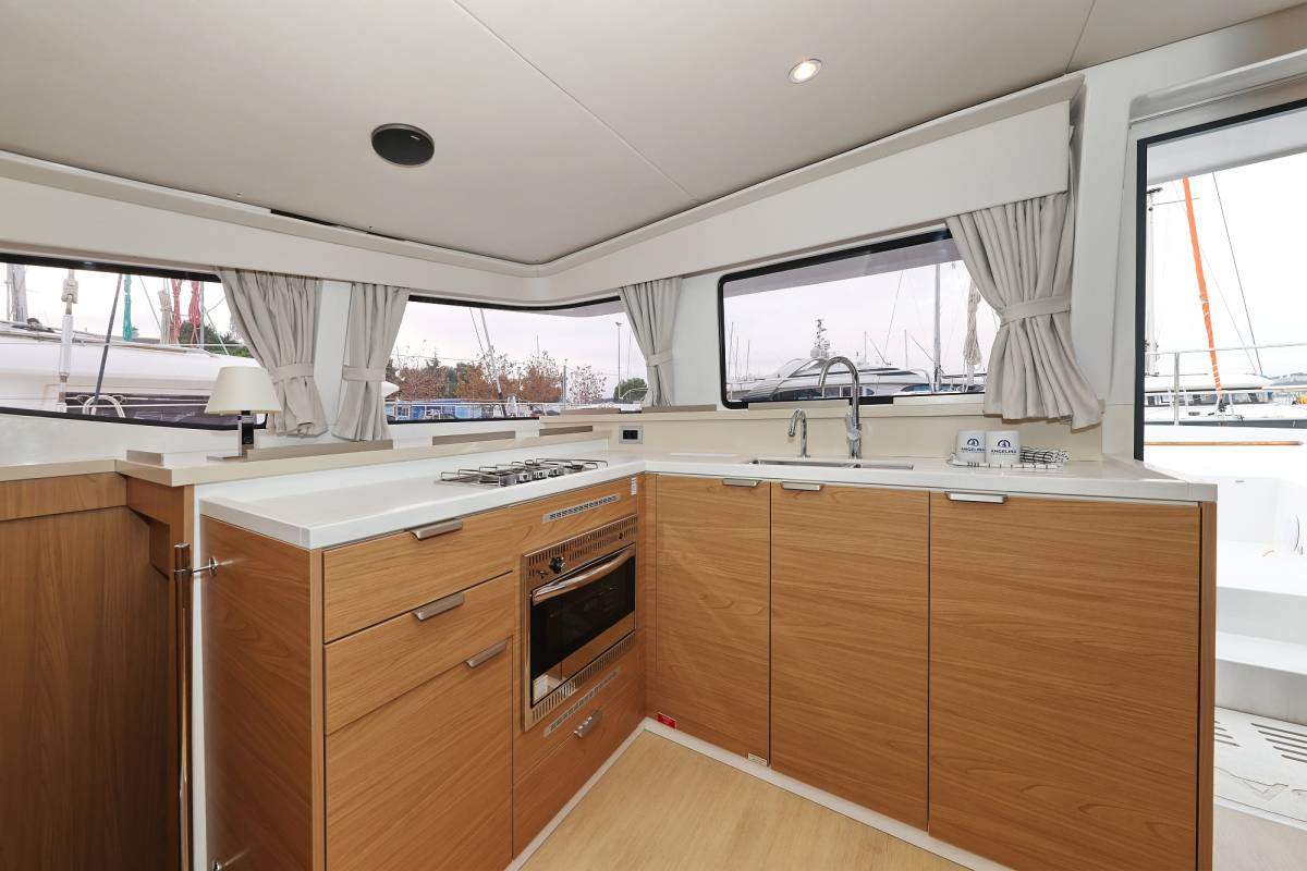 Bali 4.4, Imagination | Yacht Charter Croatia