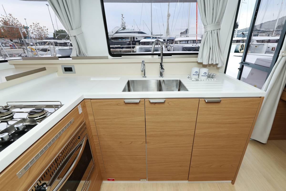 Bali 4.4, Imagination | Yacht Charter Croatia