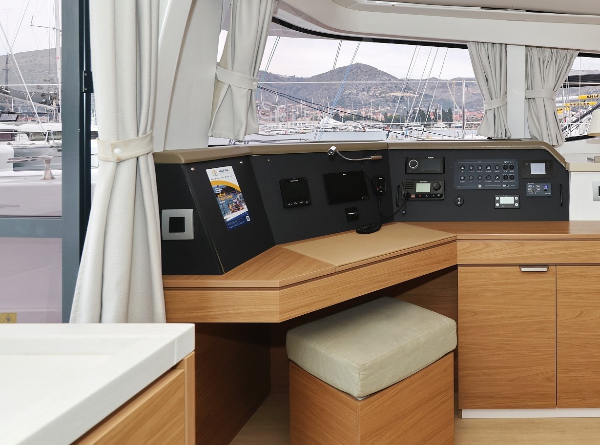 Bali 4.4, Double Trouble | Yacht Charter Croatia