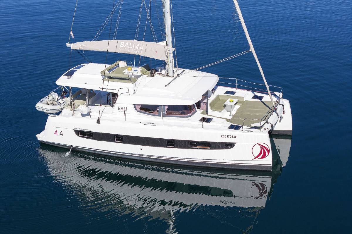 Bali 4.4, Mela | Yacht Charter Croatia