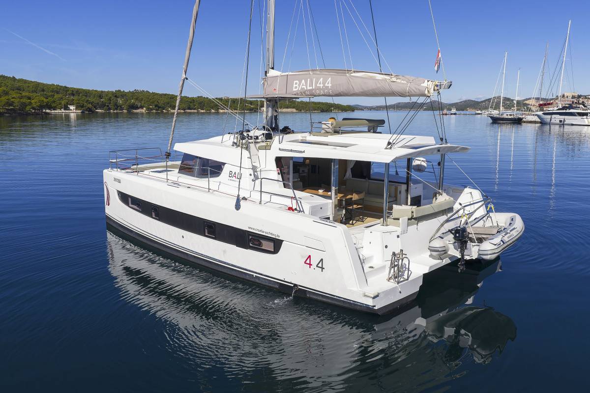 Bali 4.4, Mela | Yacht Charter Croatia