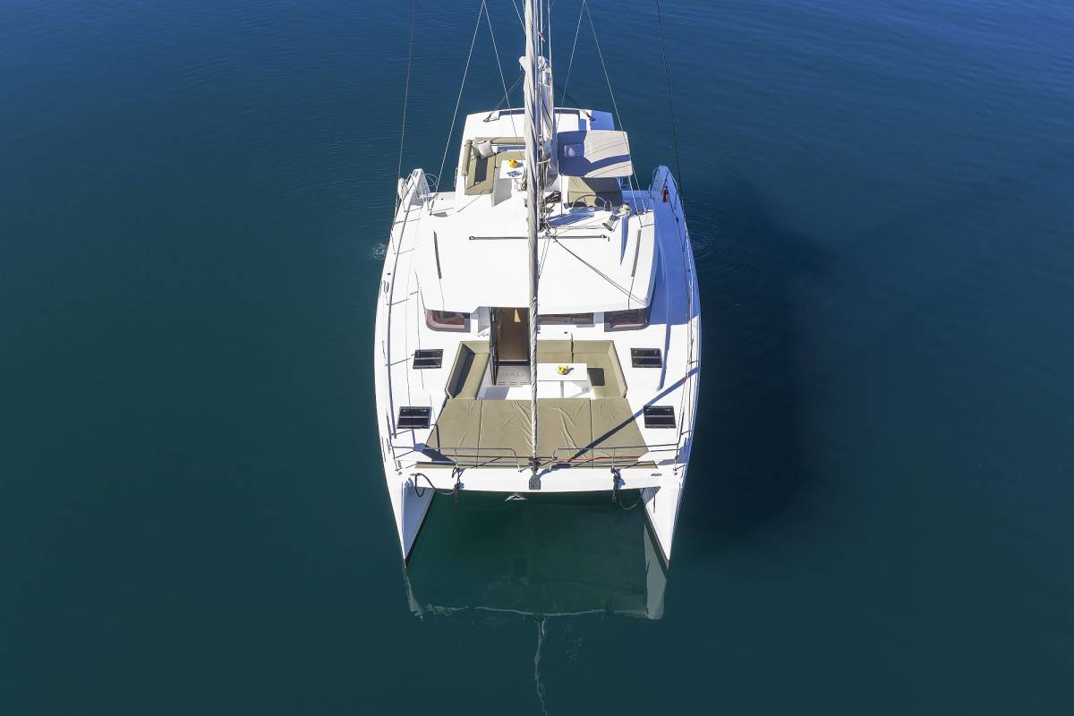 Bali 4.4, Mela | Yacht Charter Croatia