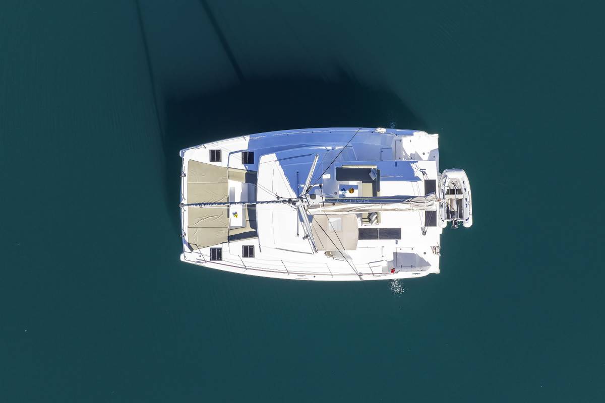 Bali 4.4, Mela | Yacht Charter Croatia