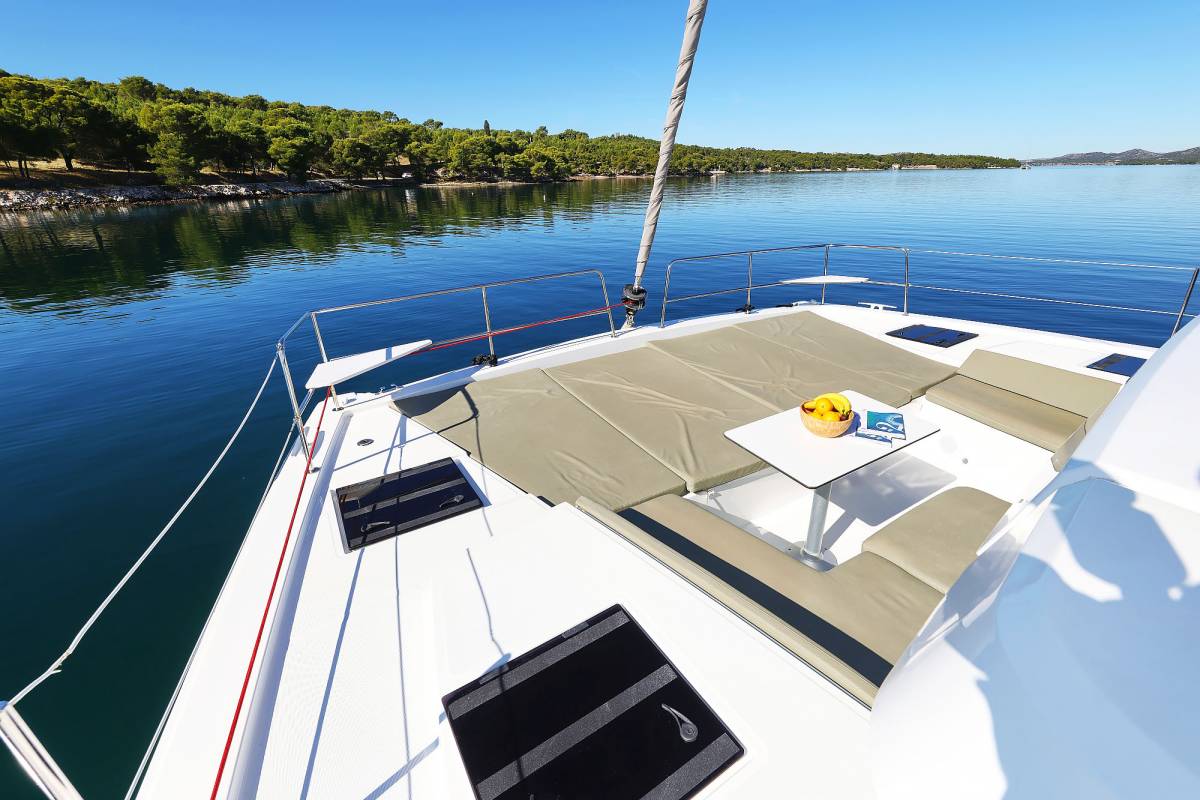 Bali 4.4, Mela | Yacht Charter Croatia