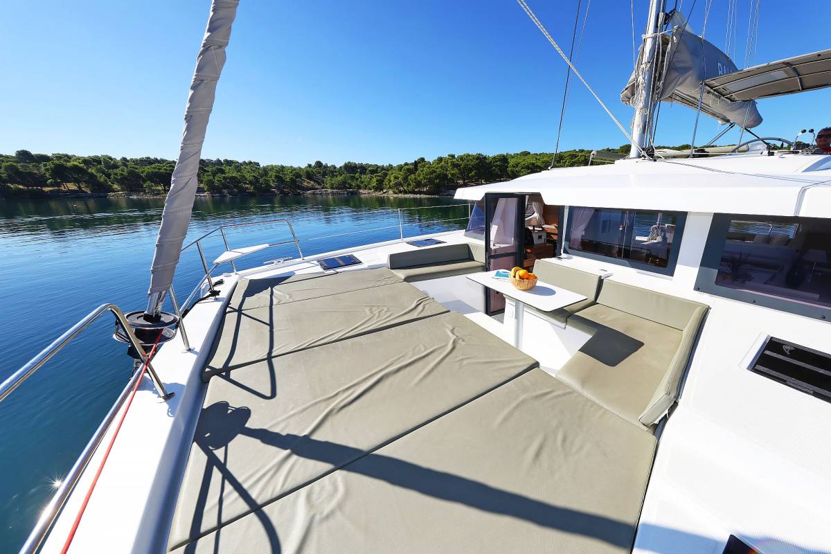Bali 4.4, Mela | Yacht Charter Croatia