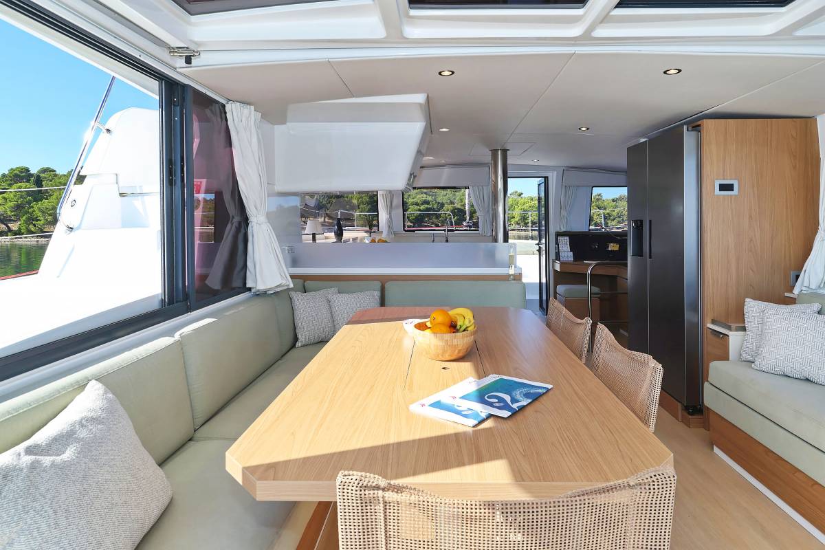 Bali 4.4, Mela | Yacht Charter Croatia