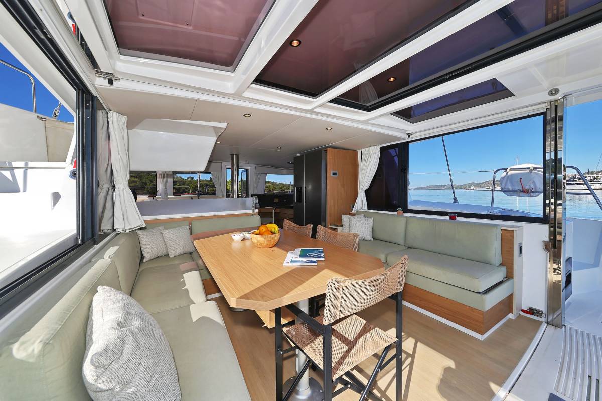 Bali 4.4, Mela | Yacht Charter Croatia