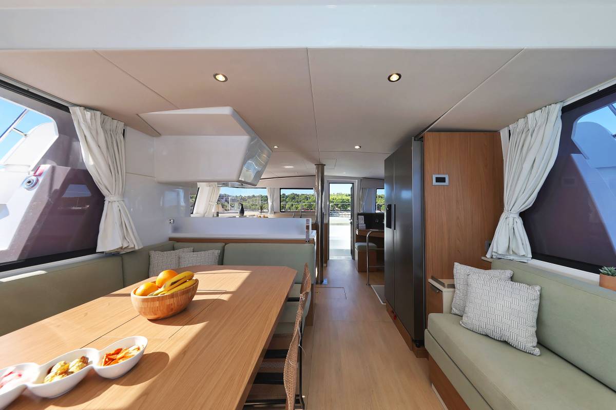 Bali 4.4, Mela | Yacht Charter Croatia