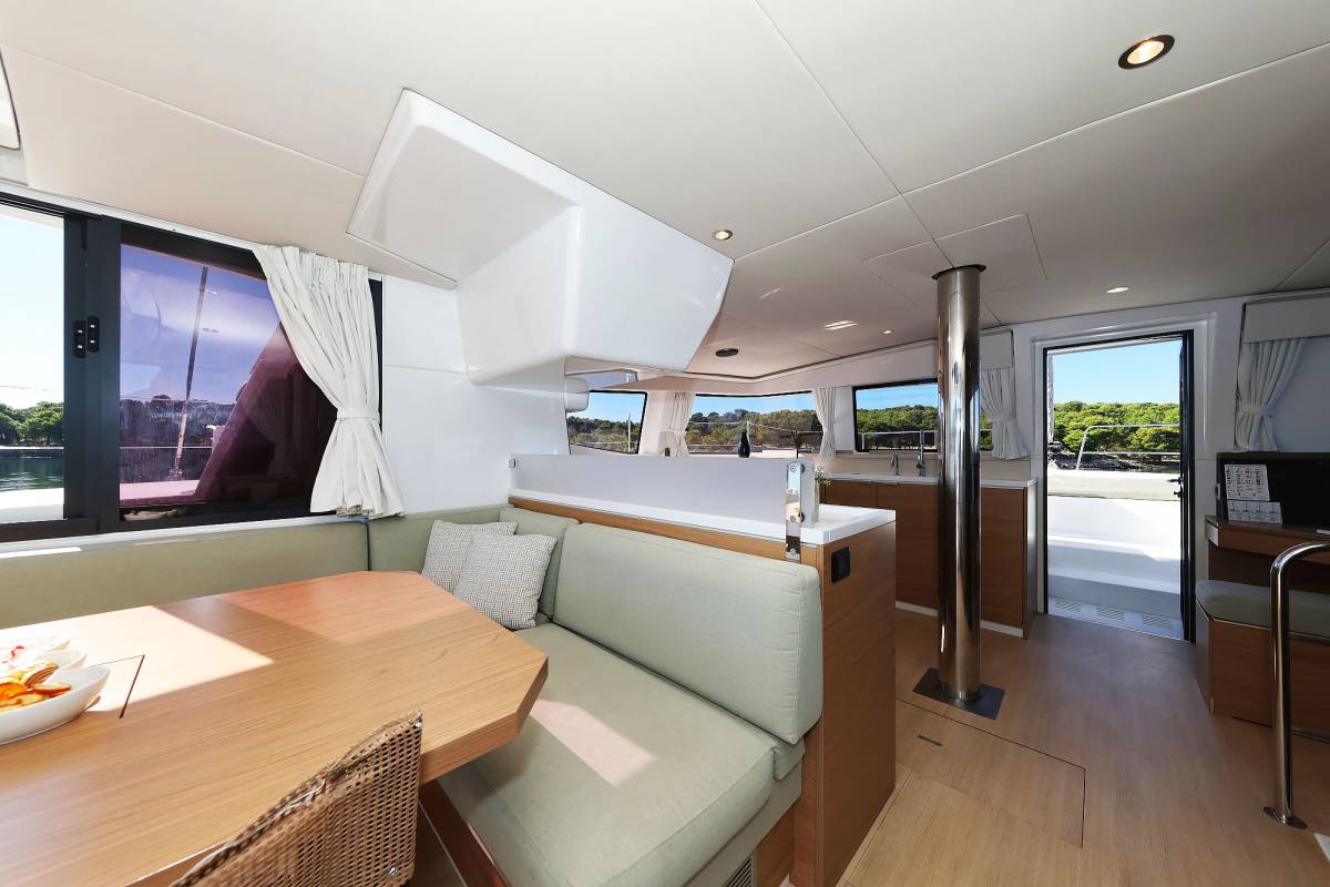 Bali 4.4, Mela | Yacht Charter Croatia