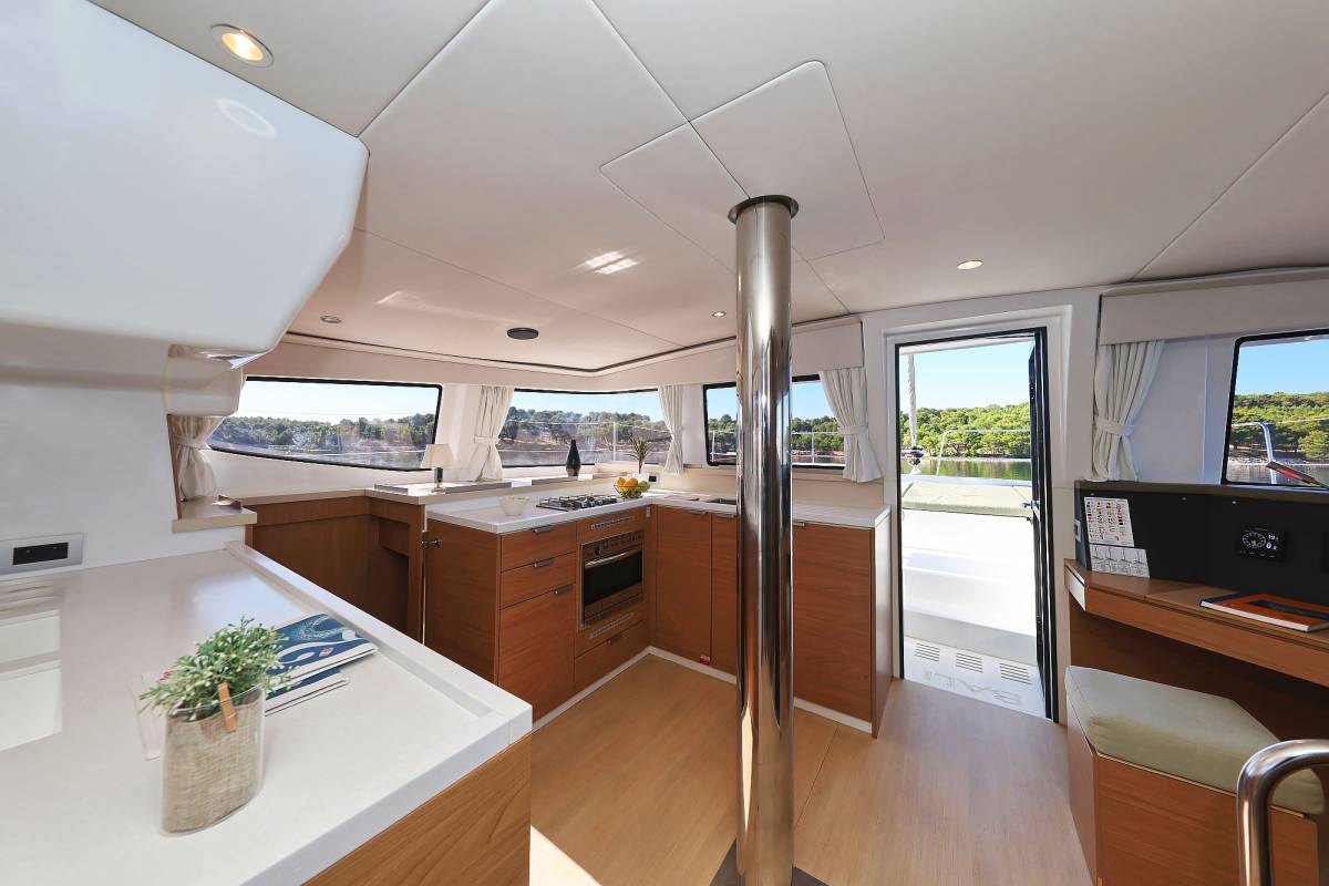 Bali 4.4, Mela | Yacht Charter Croatia