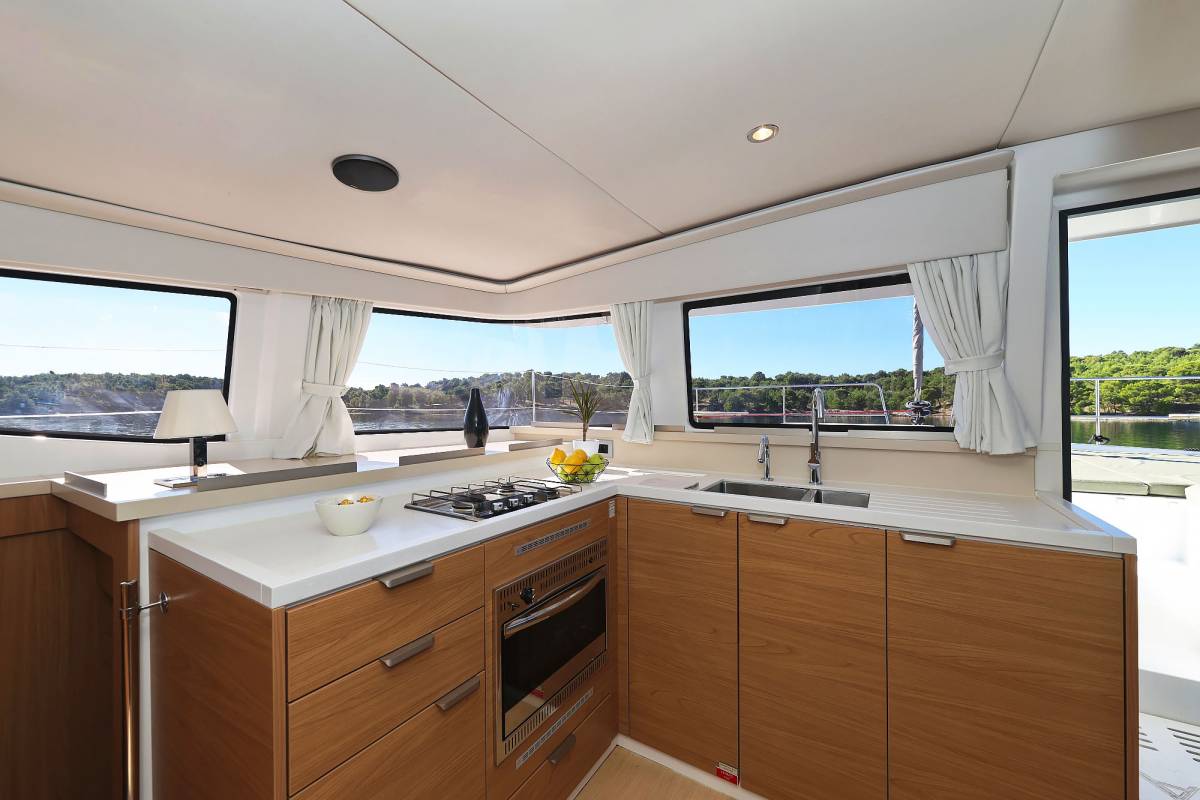 Bali 4.4, Mela | Yacht Charter Croatia