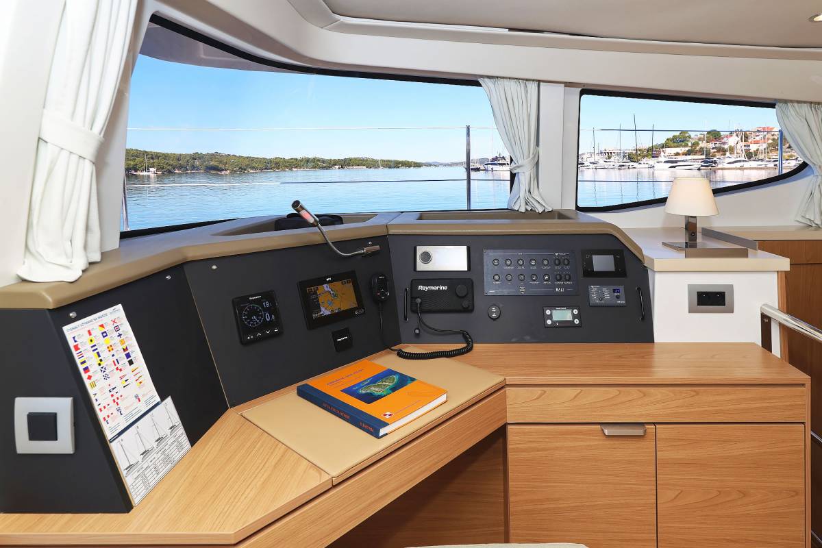 Bali 4.4, Mela | Yacht Charter Croatia