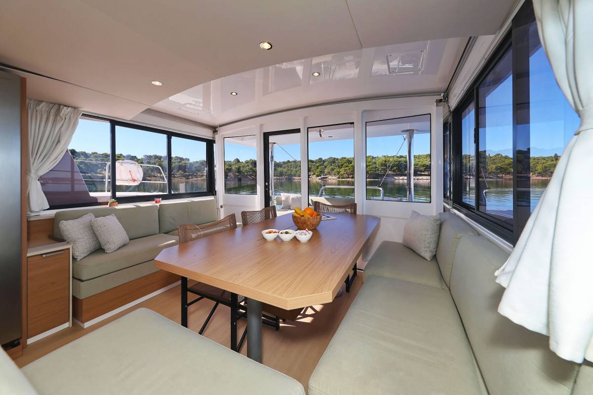 Bali 4.4, Mela | Yacht Charter Croatia