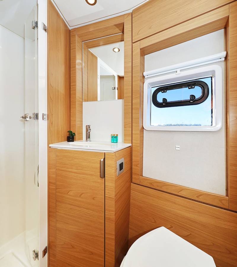 Bali 4.4, Mela | Yacht Charter Croatia
