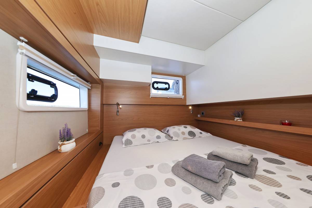 Bali 4.4, Mela | Yacht Charter Croatia