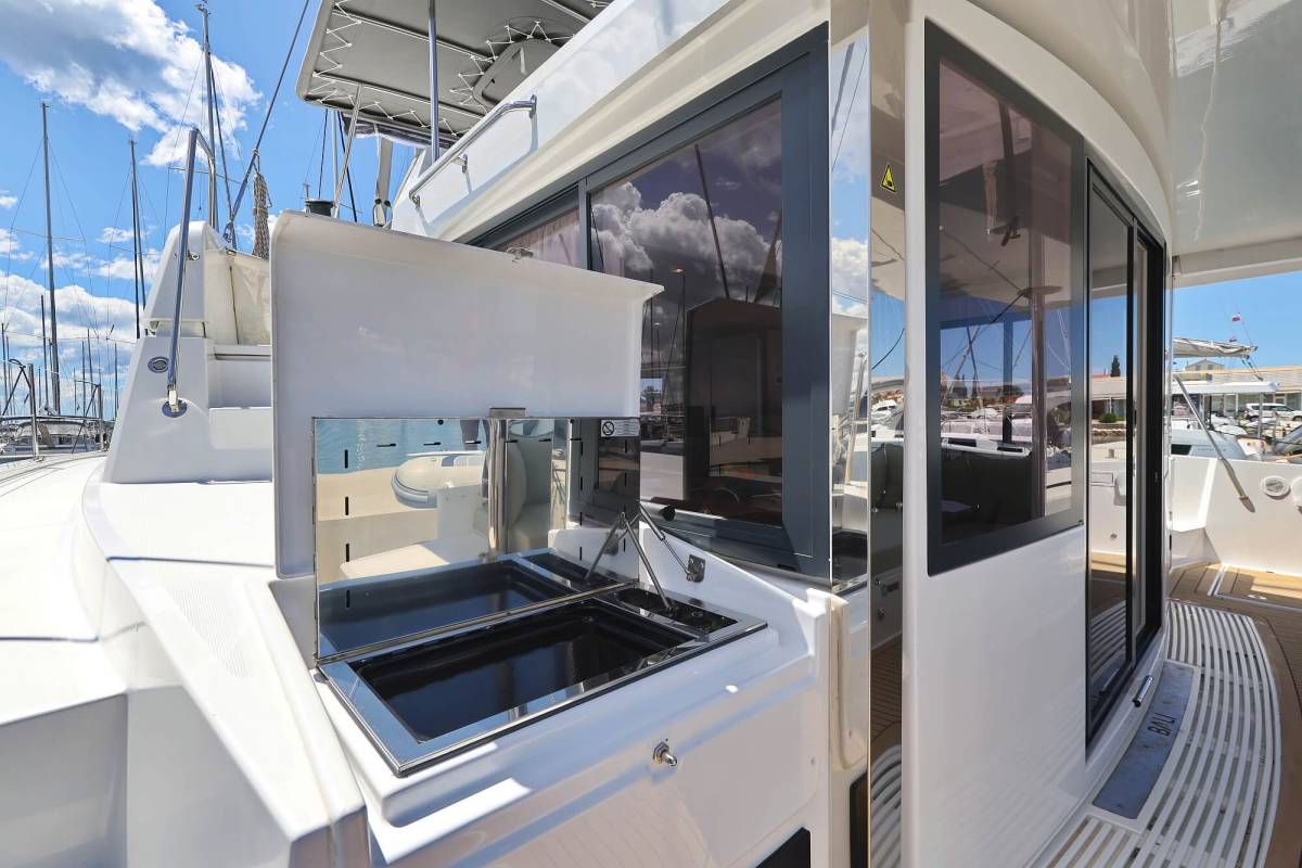 Bali 4.4, Breeze | Yacht Charter Croatia