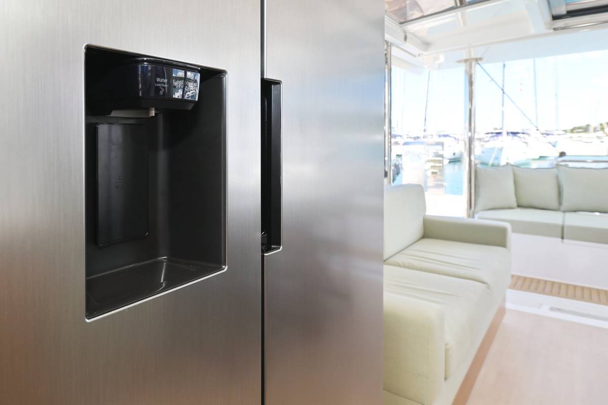 Bali 4.4, Breeze | Yacht Charter Croatia