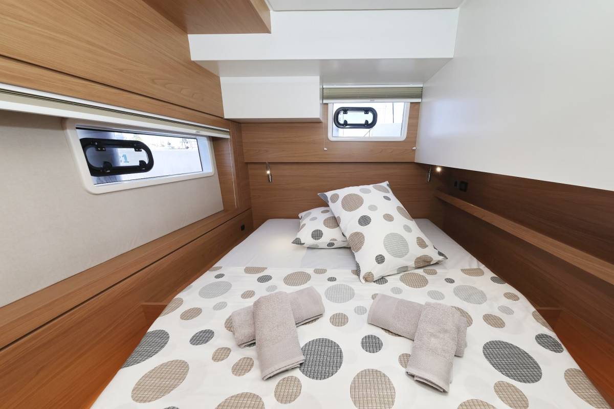 Bali 4.4, Breeze | Yacht Charter Croatia