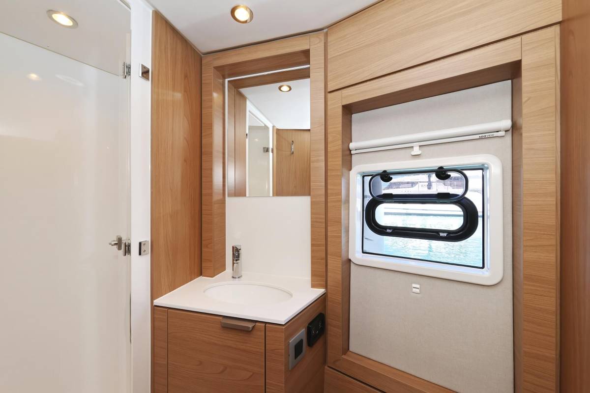 Bali 4.4, Breeze | Yacht Charter Croatia