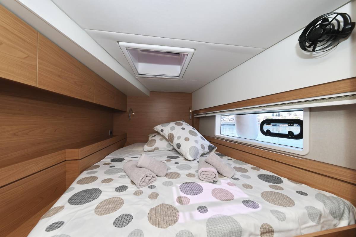 Bali 4.4, Breeze | Yacht Charter Croatia