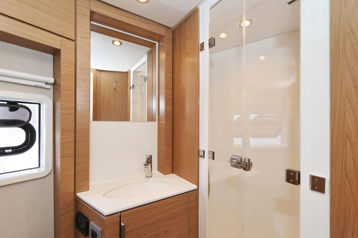 Bali 4.4, Breeze | Yacht Charter Croatia