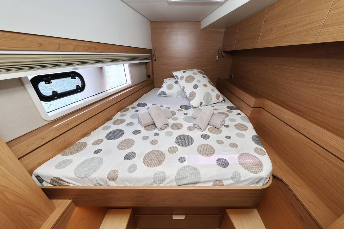Bali 4.4, Breeze | Yacht Charter Croatia