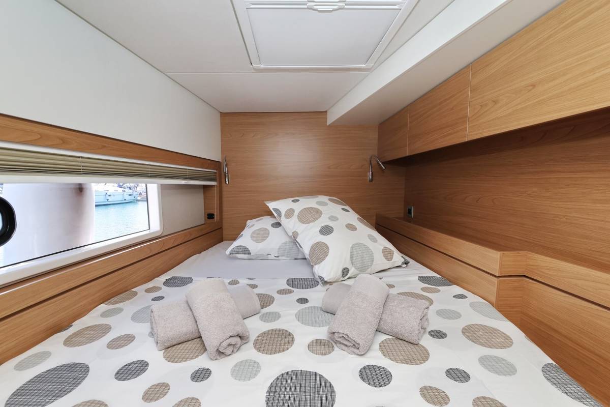 Bali 4.4, Breeze | Yacht Charter Croatia