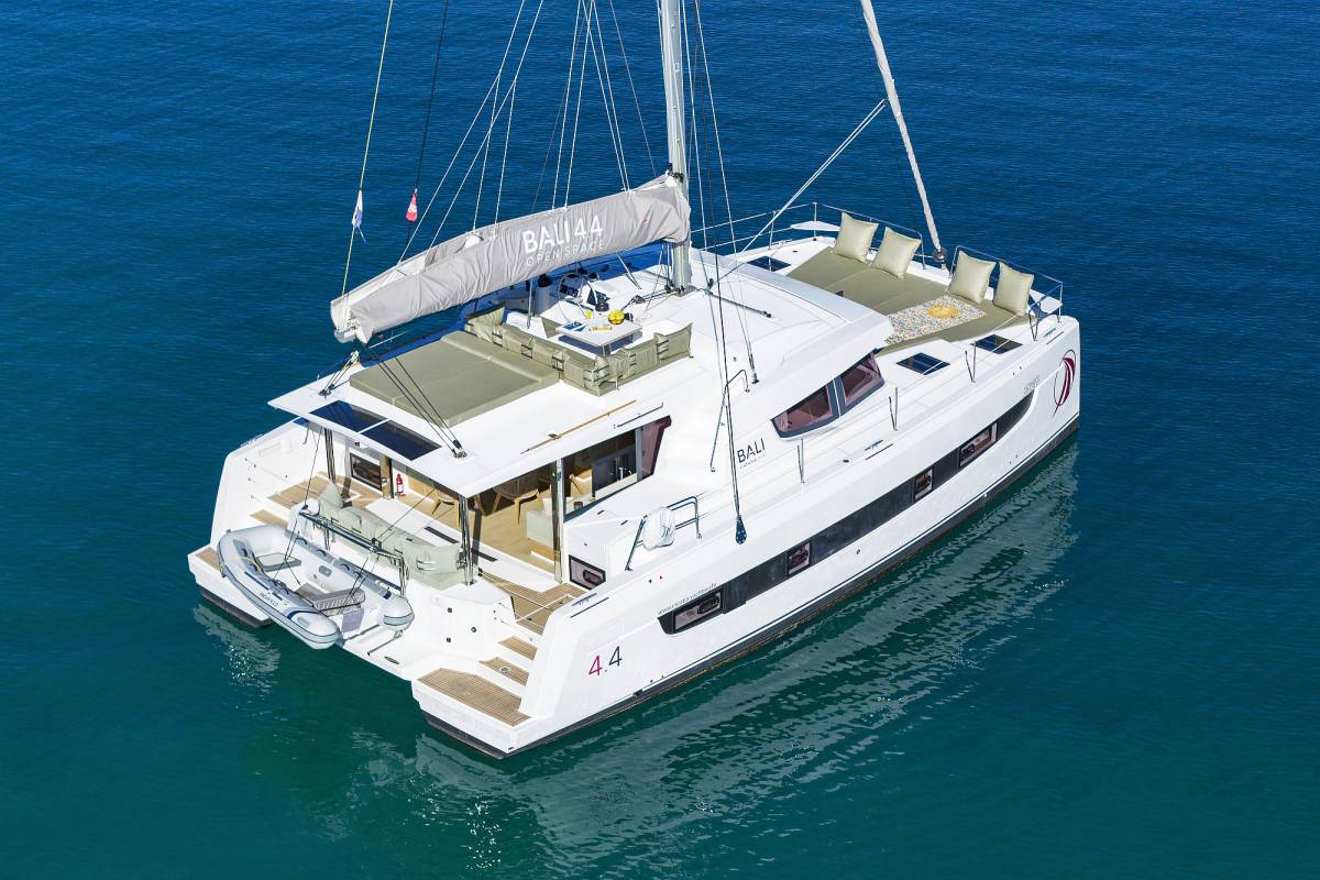 Bali 4.4, Voyager | Yacht Charter Croatia