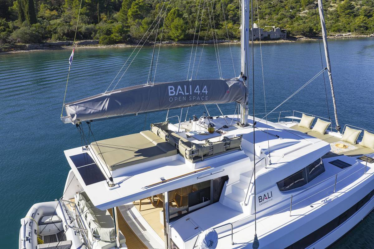 Bali 4.4, Voyager | Yacht Charter Croatia