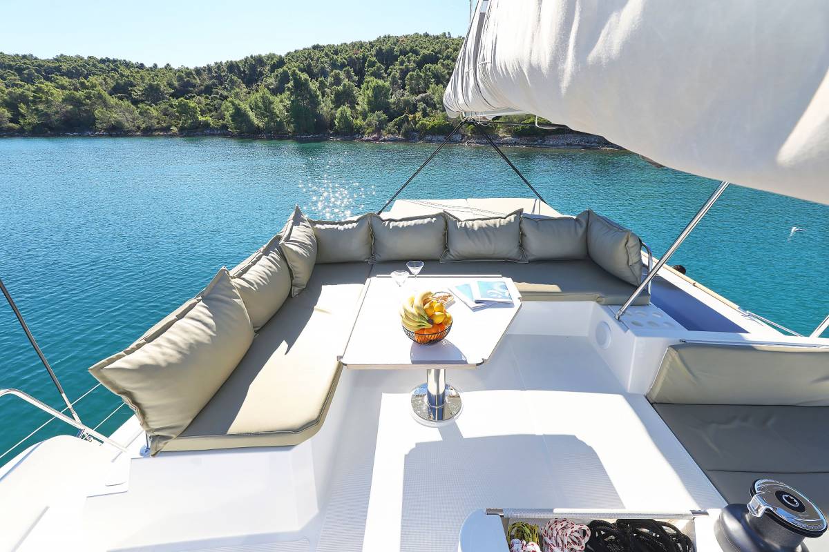 Bali 4.4, Voyager | Yacht Charter Croatia