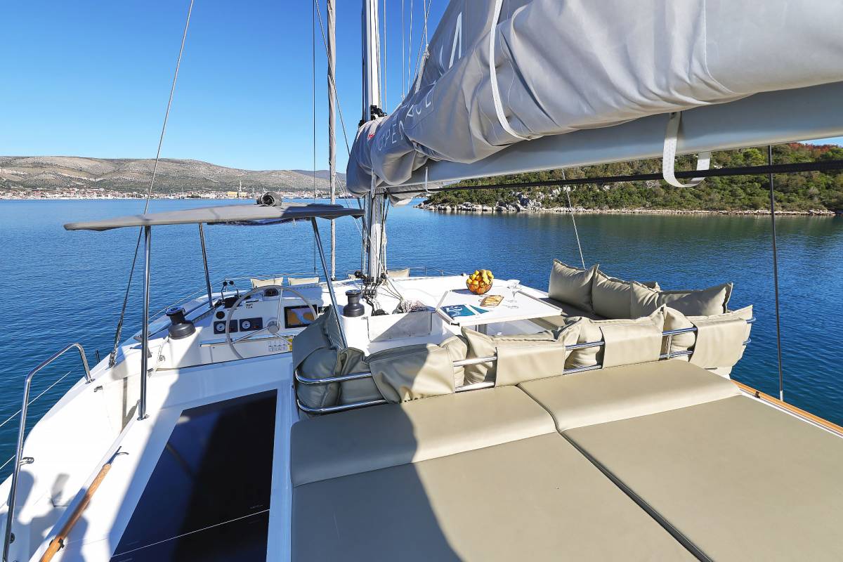 Bali 4.4, Voyager | Yacht Charter Croatia