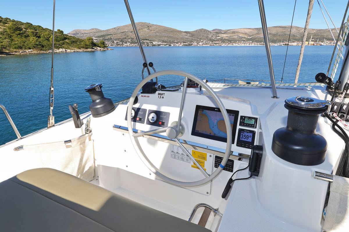 Bali 4.4, Voyager | Yacht Charter Croatia