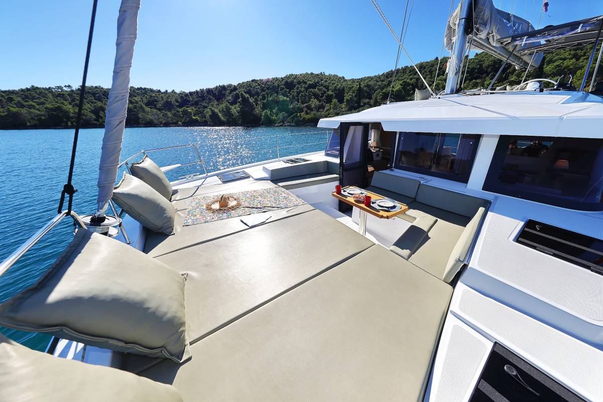 Bali 4.4, Voyager | Yacht Charter Croatia