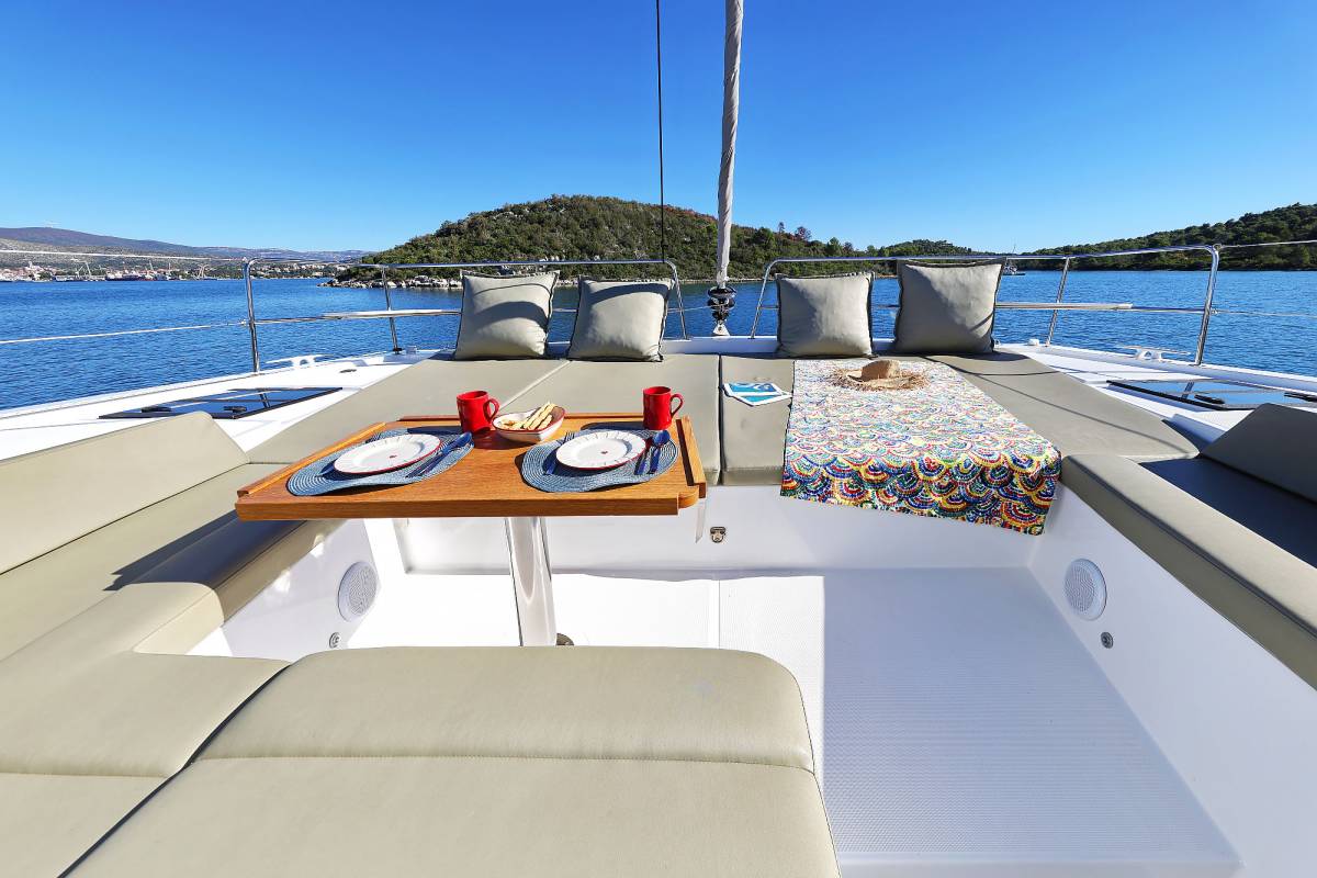 Bali 4.4, Voyager | Yacht Charter Croatia