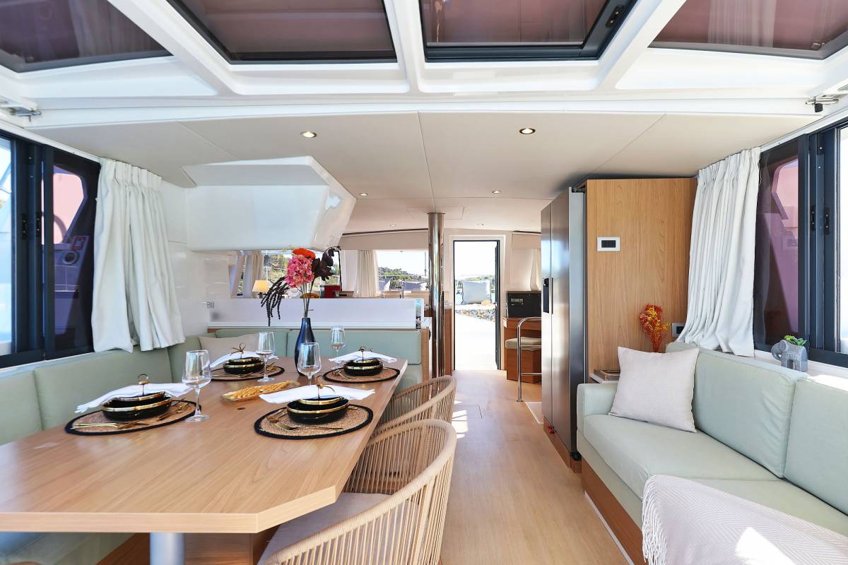 Bali 4.4, Voyager | Yacht Charter Croatia