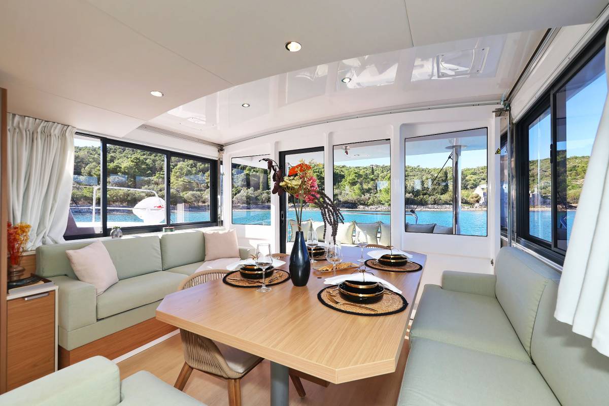 Bali 4.4, Voyager | Yacht Charter Croatia