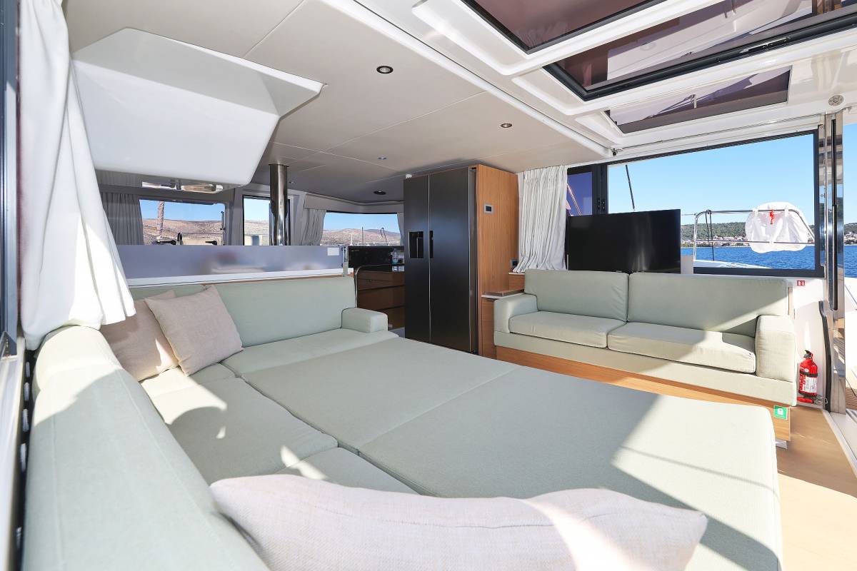 Bali 4.4, Voyager | Yacht Charter Croatia