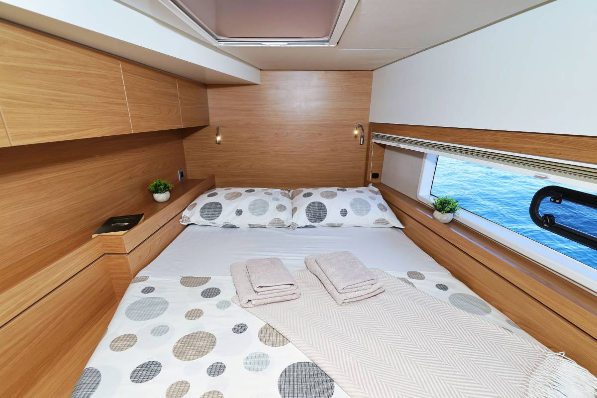 Bali 4.4, Voyager | Yacht Charter Croatia