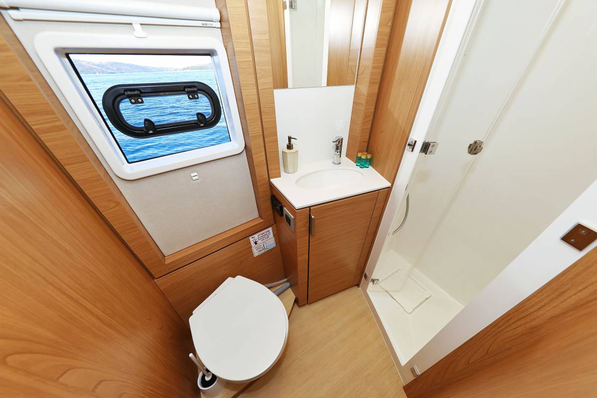 Bali 4.4, Voyager | Yacht Charter Croatia