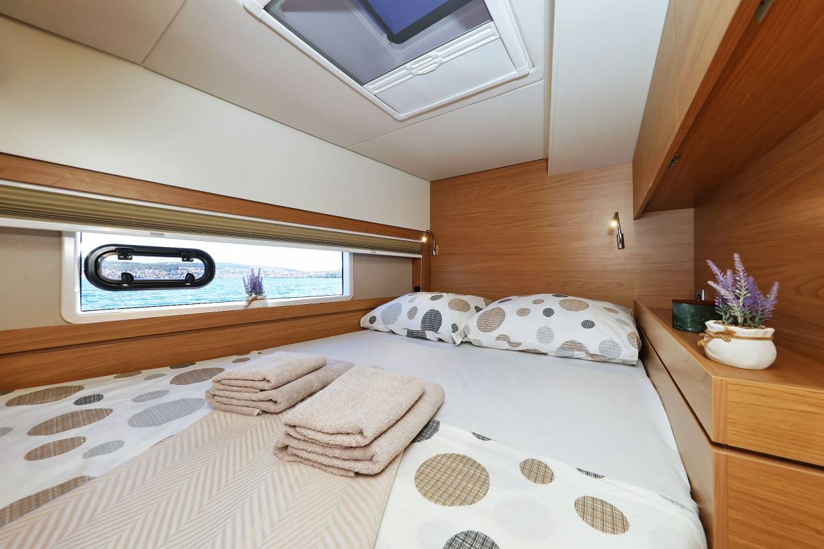 Bali 4.4, Voyager | Yacht Charter Croatia