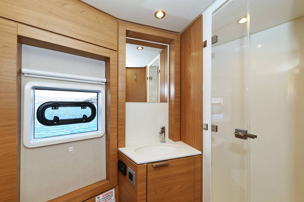 Bali 4.4, Voyager | Yacht Charter Croatia