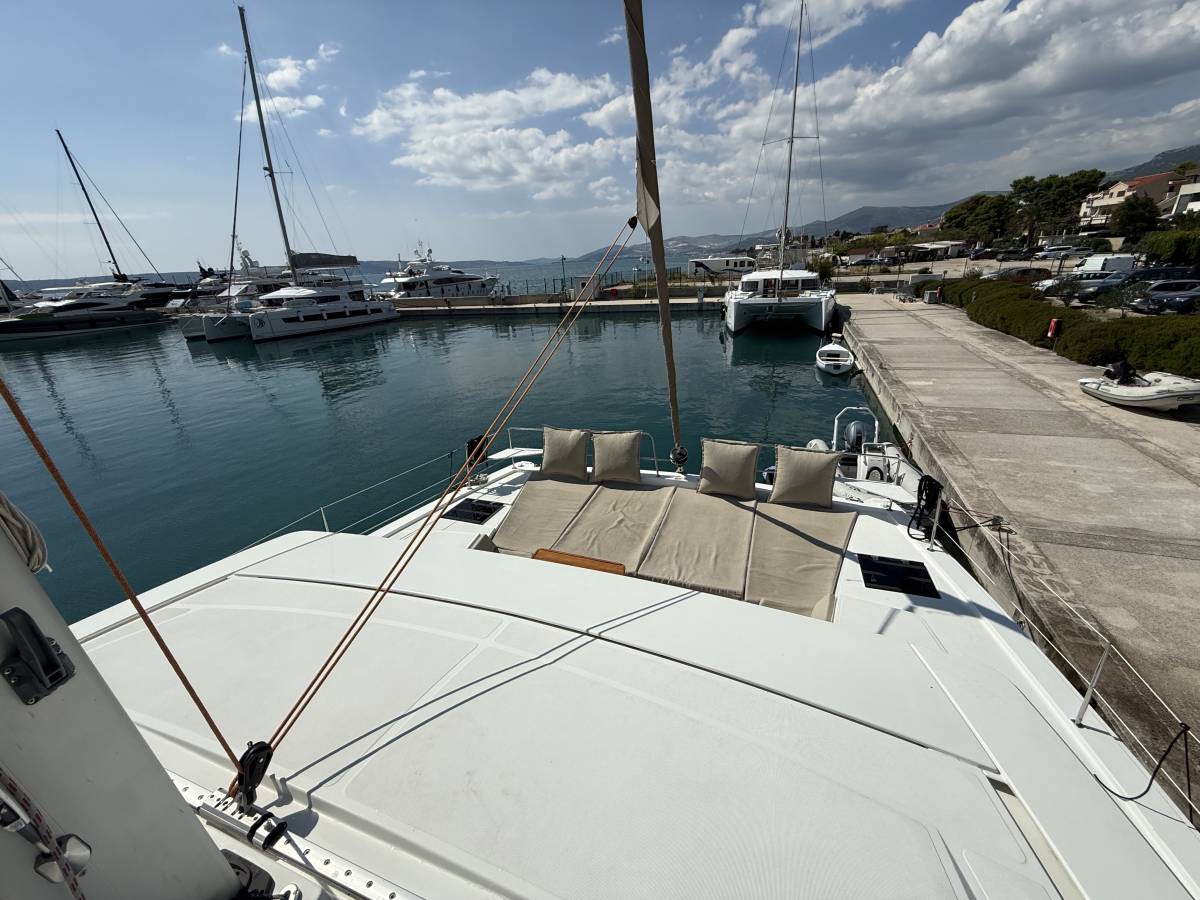 Bali 4.4, Thetis | Yacht Charter Croatia