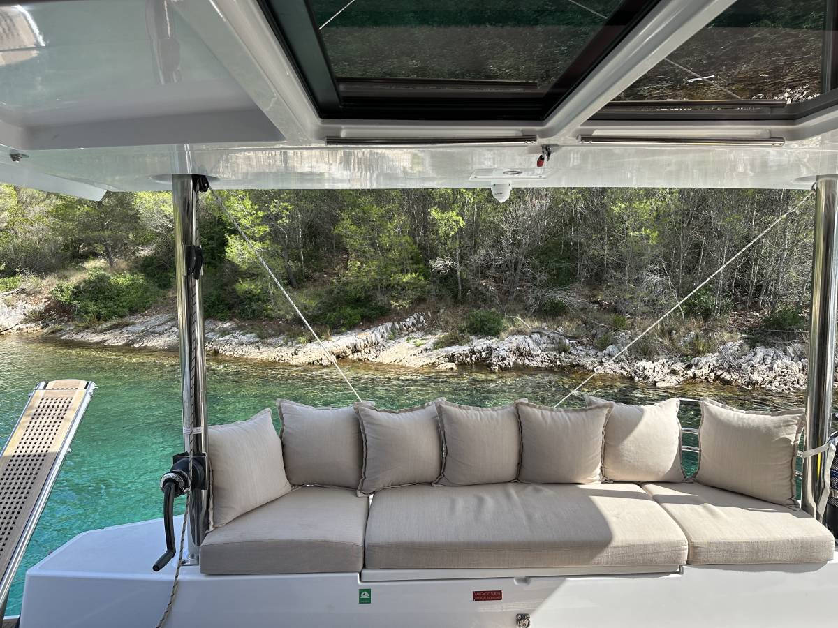 Bali 4.4, Thetis | Yacht Charter Croatia
