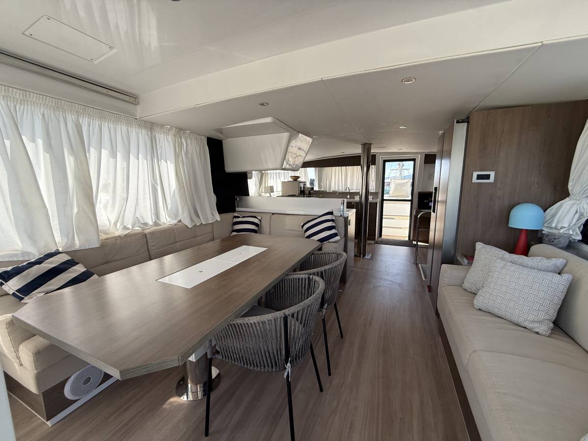 Bali 4.4, Thetis | Yacht Charter Croatia